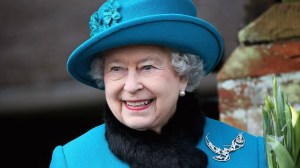 gty_queen_elizabeth_gift_broach_ll_130117_wg1 copy