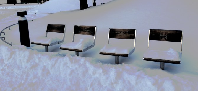 snowy-seats-3