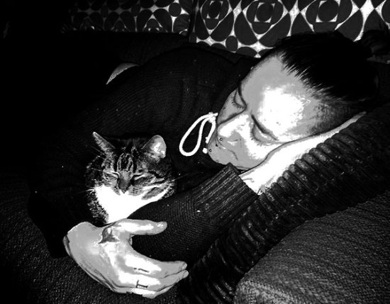 the-girl-and-the-cat-1