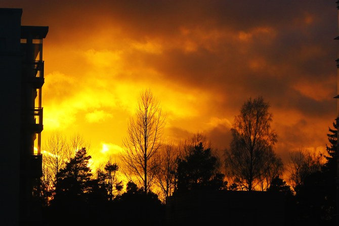 The sky, is orange! | Rantings Of A Third Kind